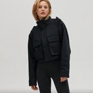 NWT Aritzia TNA Workwear Cropped Utility Jacket in Black - XS